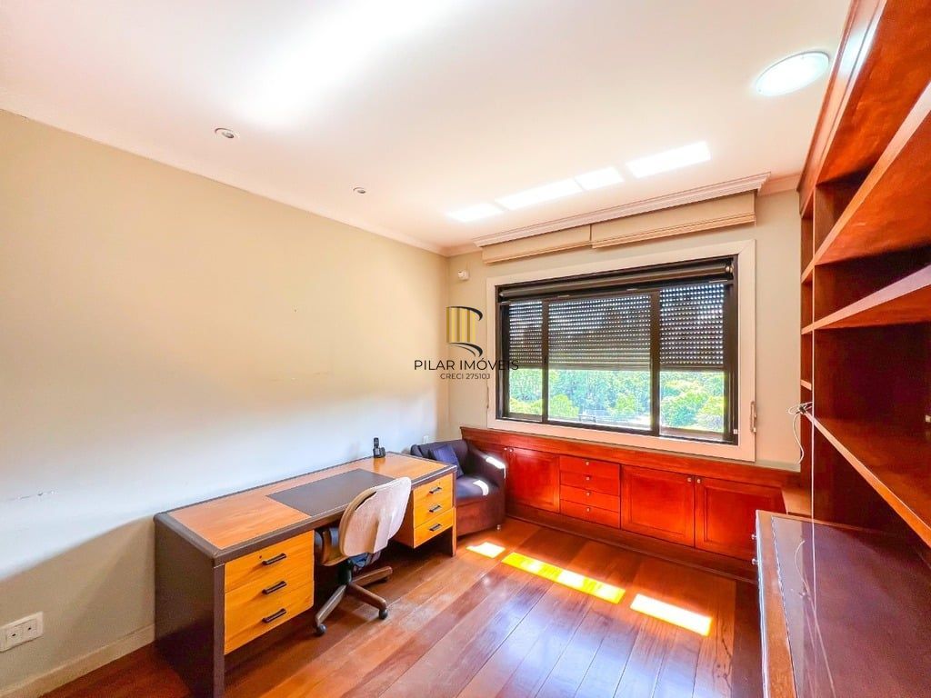 Apartamento 4 dormitórios no bairro Petrópolis