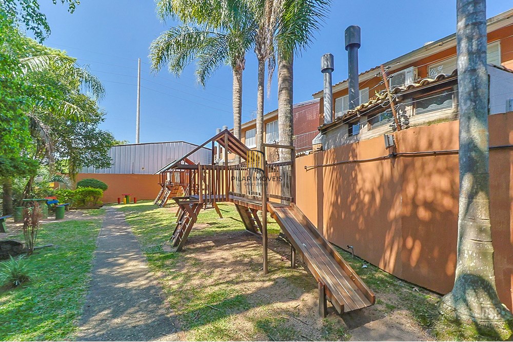 Casa de Condomínio 4 dormitórios no bairro Jardim Itu Sabará