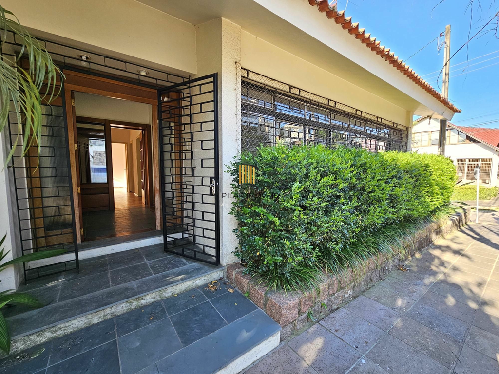 Casa 3 dormitórios no bairro Três Figueiras