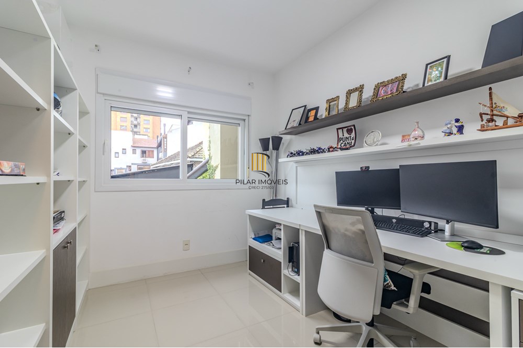 Casa de Condomínio 4 dormitórios no bairro Tristeza