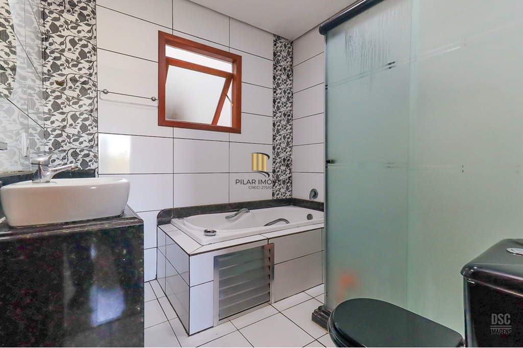 Casa 5 dormitórios no bairro Ipanema