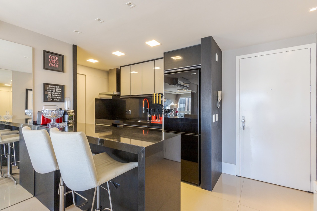 Apartamento 2 dormitórios no bairro Passo da Areia