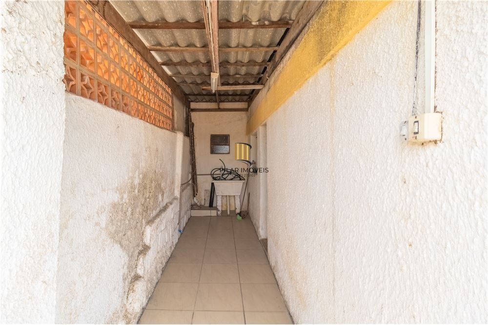 Casa 5 dormitórios no bairro Partenon