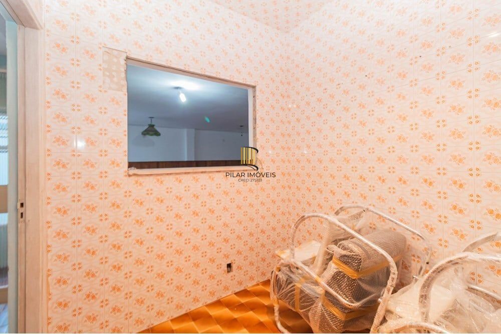 Casa 6 dormitórios no bairro Santana