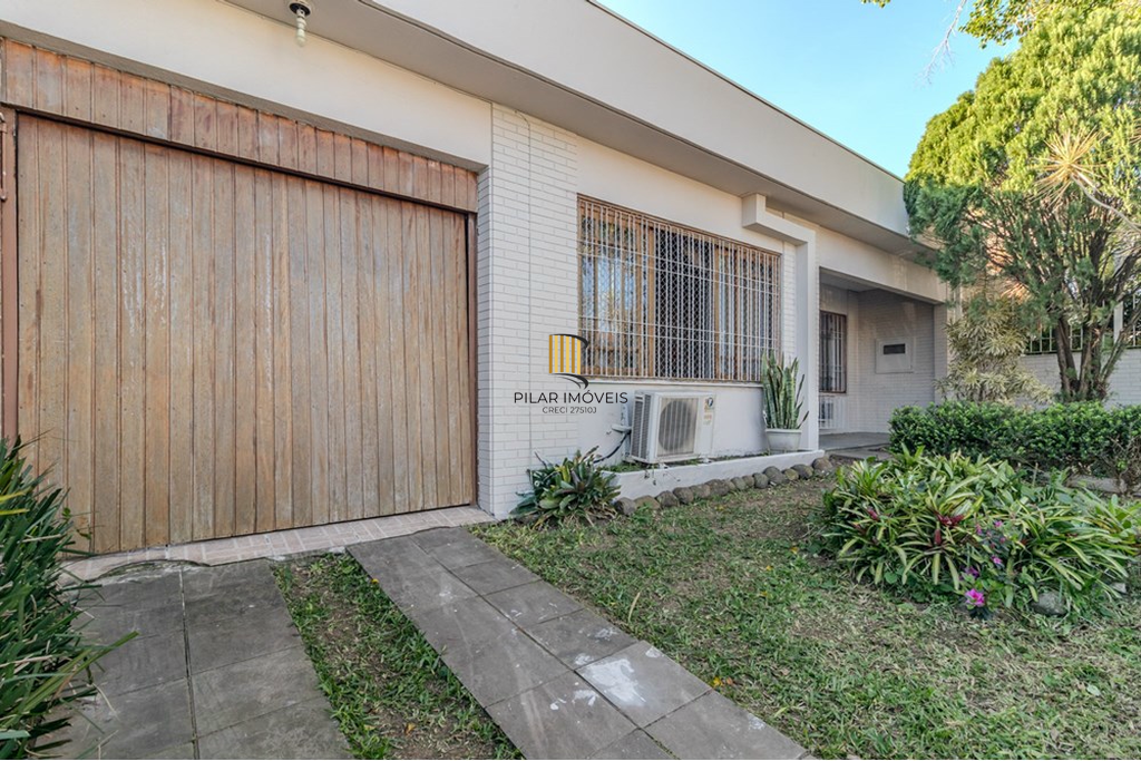 Casa 3 dormitórios no bairro Sarandi