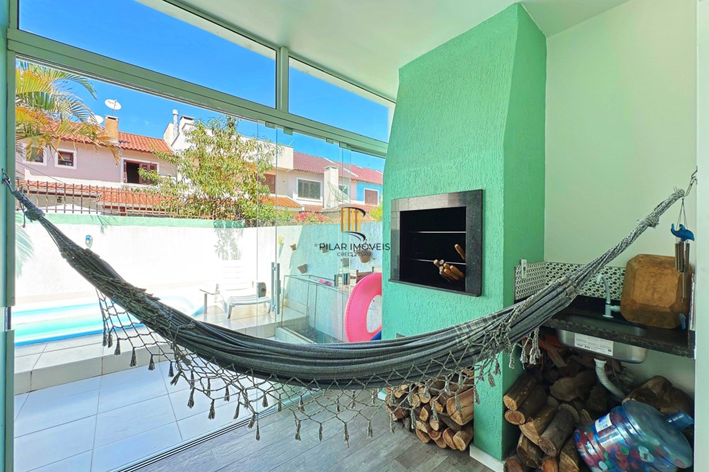 Casa 3 dormitórios no bairro Hípica