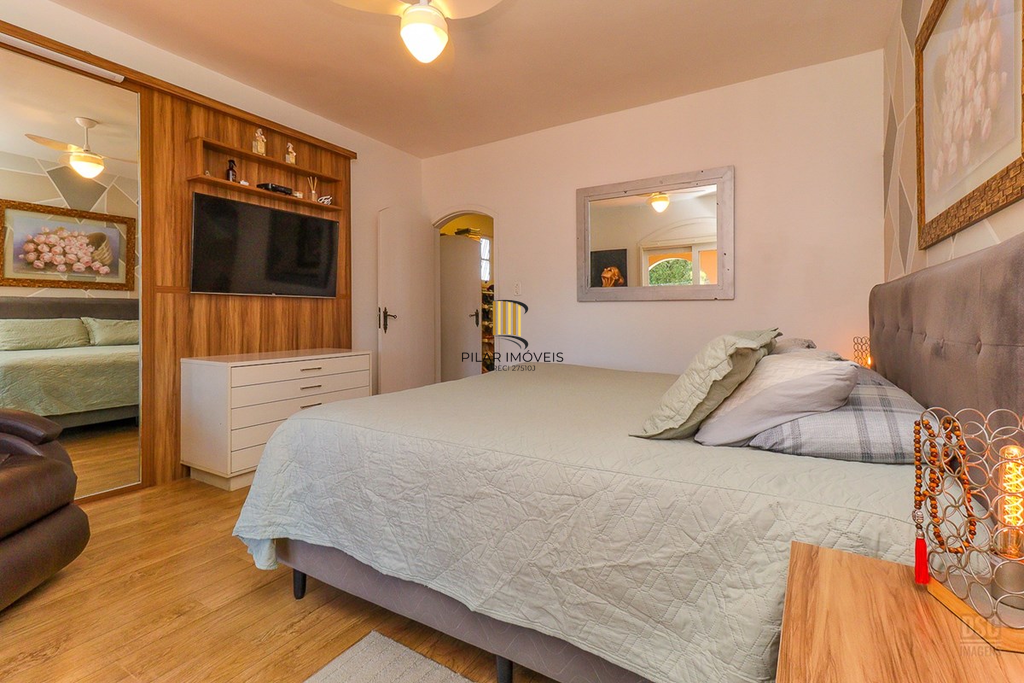 Casa 6 dormitórios no bairro Jardim Planalto