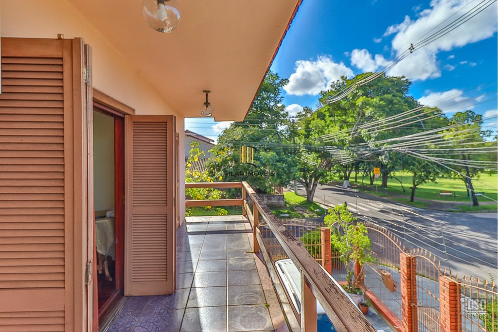 Casa 6 dormitórios no bairro Rubem Berta