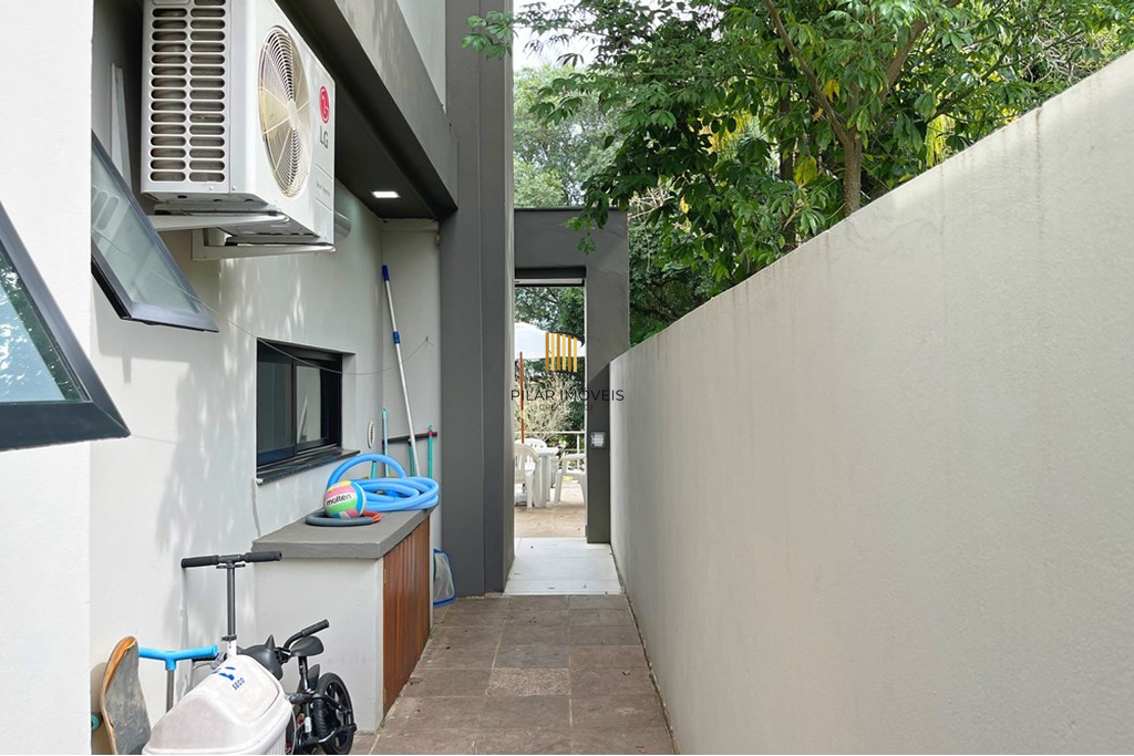 Casa de Condomínio 4 dormitórios no bairro Hípica