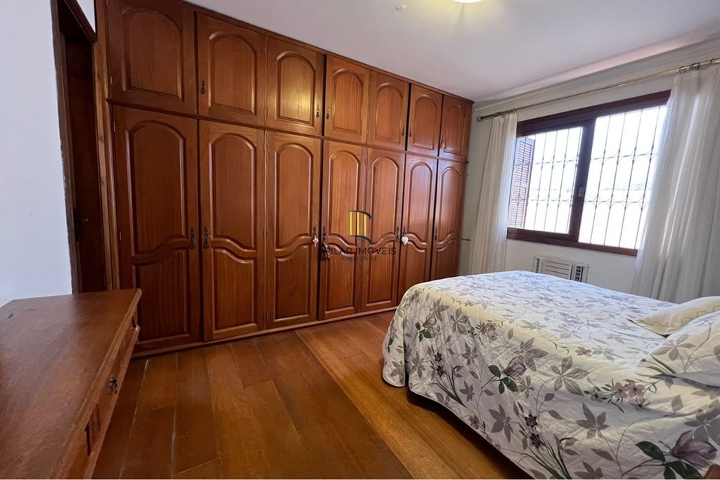 Casa 3 dormitórios no bairro Santana