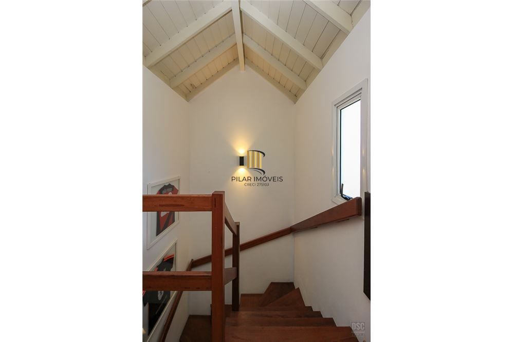 Casa de Condomínio 3 dormitórios no bairro São Sebastião