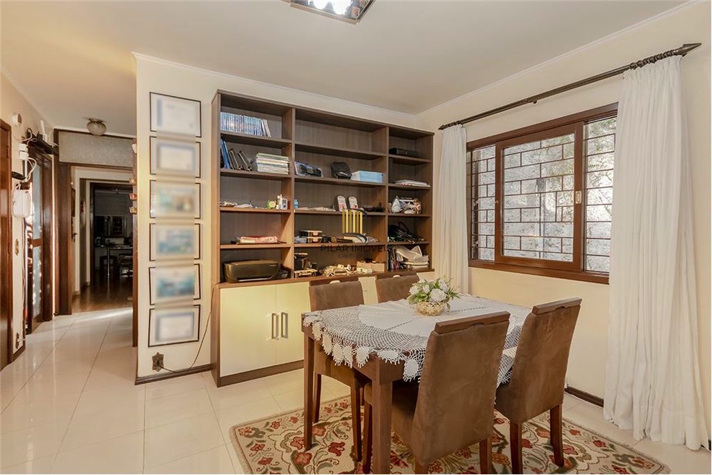 Casa 4 dormitórios no bairro Moinhos de Vento