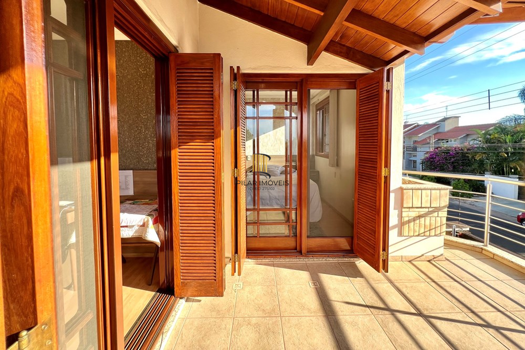 Casa 4 dormitórios no bairro Moinhos de Vento