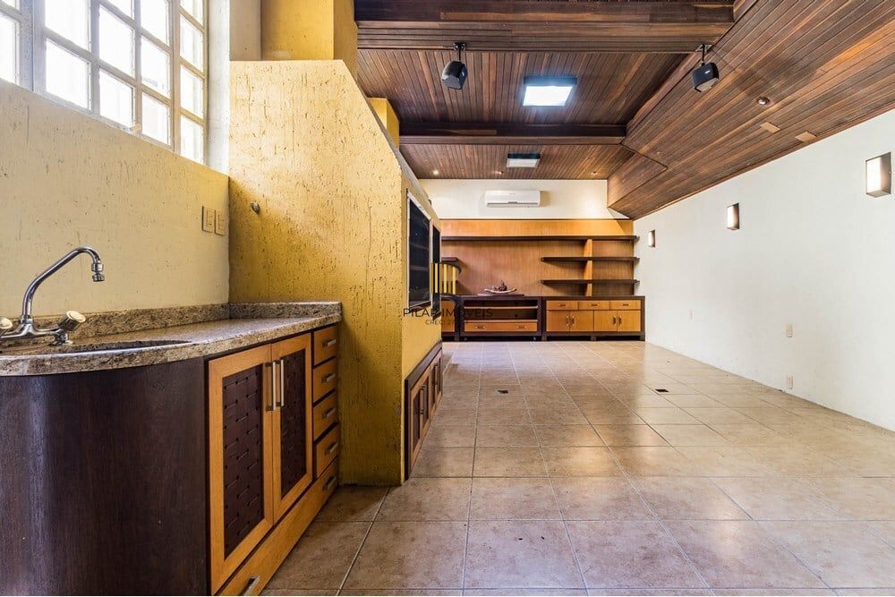 Casa 4 dormitórios no bairro Jardim Lindóia
