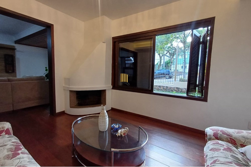 Casa 3 dormitórios no bairro Jardim do Salso