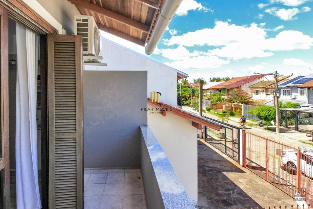 Casa 2 dormitórios no bairro Hípica