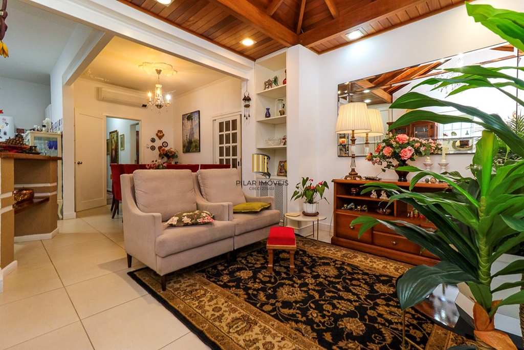 Casa 4 dormitórios no bairro Passo da Areia