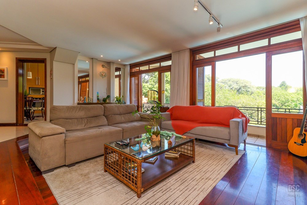 Casa 4 dormitórios no bairro Ipanema