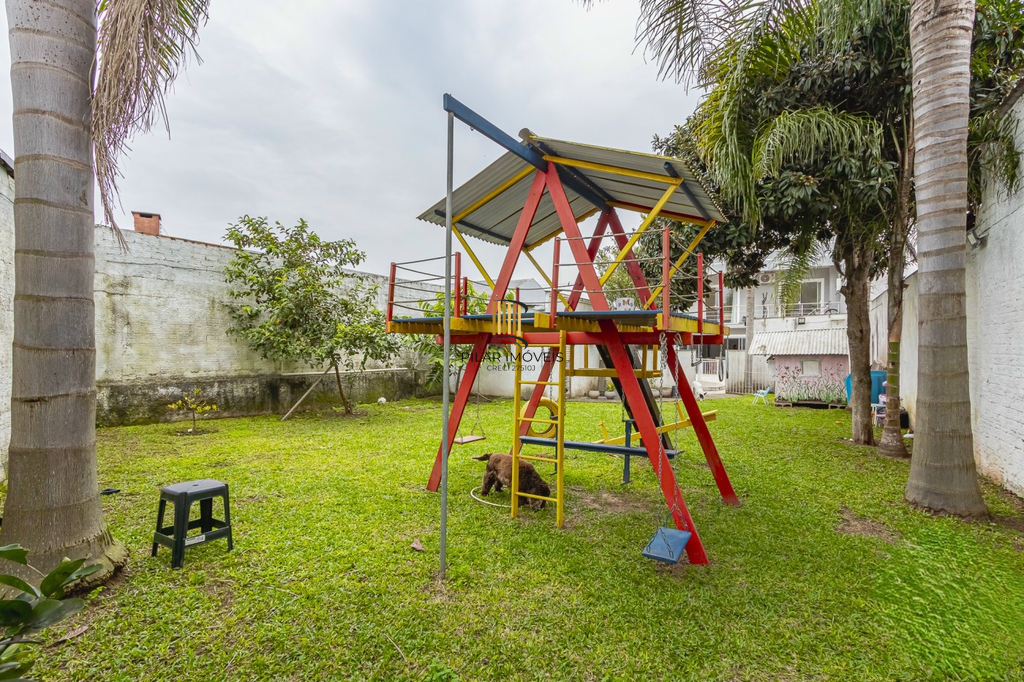 Casa 3 dormitórios no bairro Niterói