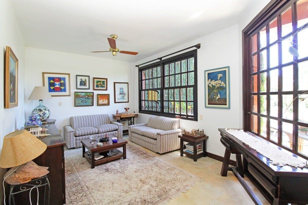 Casa de Condomínio 4 dormitórios no bairro Santa Tereza
