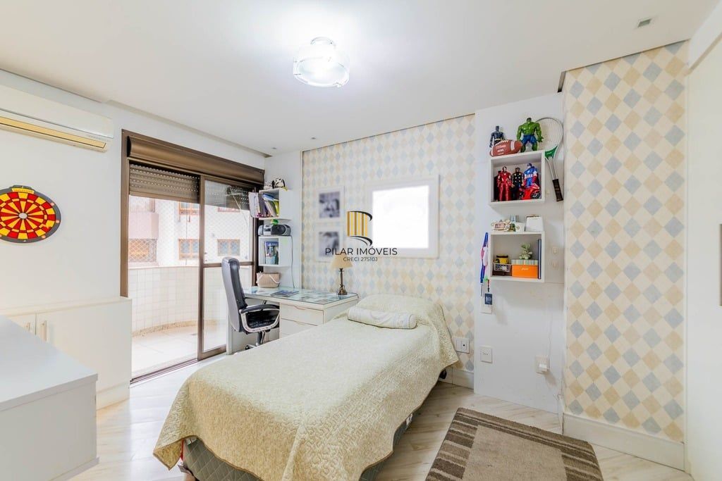 Apartamento 4 dormitórios no bairro Petrópolis