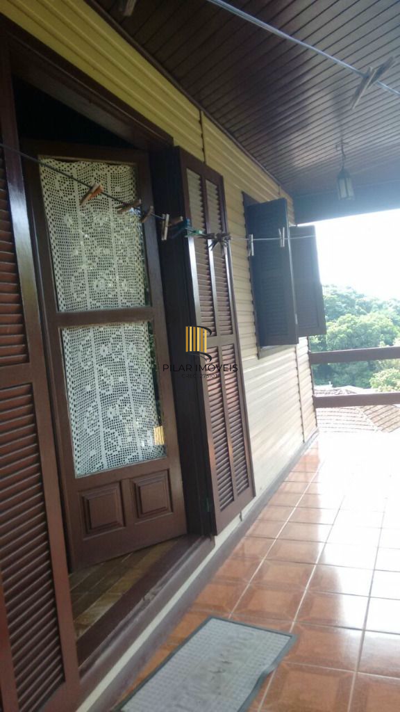 Casa 3 dormitórios no bairro Teresópolis