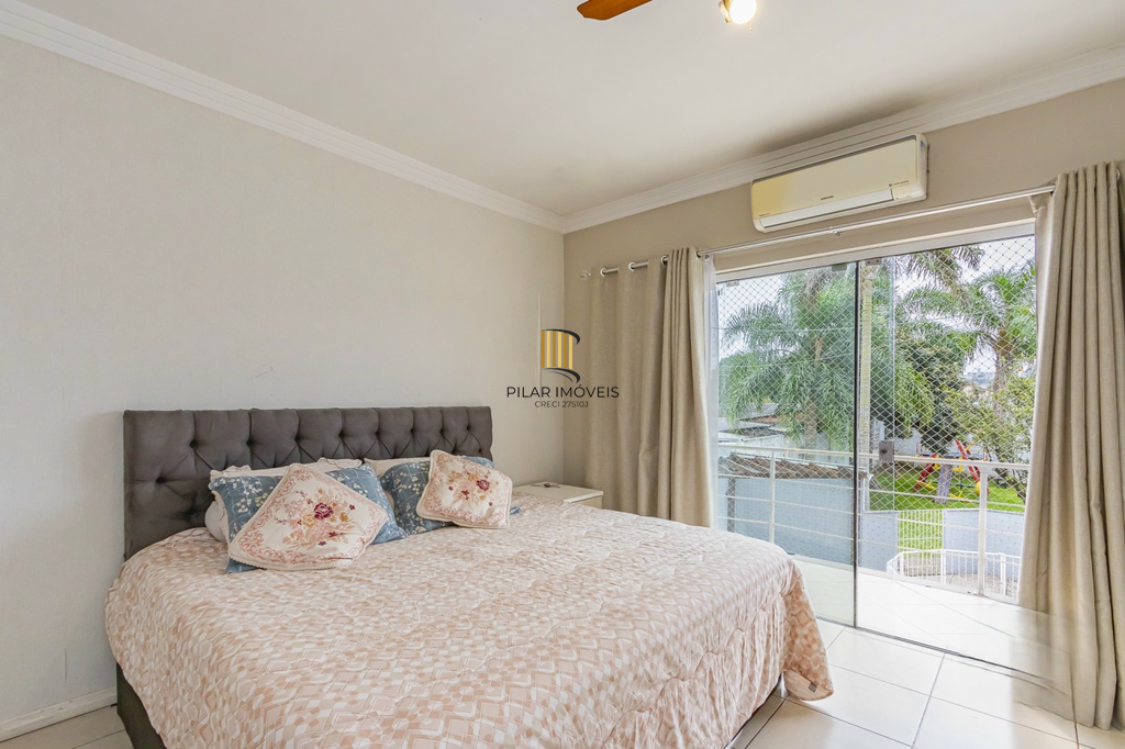 Casa 3 dormitórios no bairro Niterói