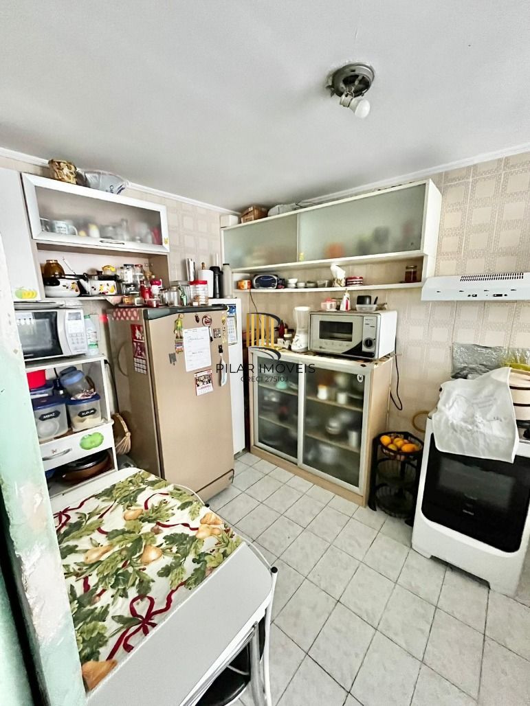 Vende ótimo apto de 02 dormitórios