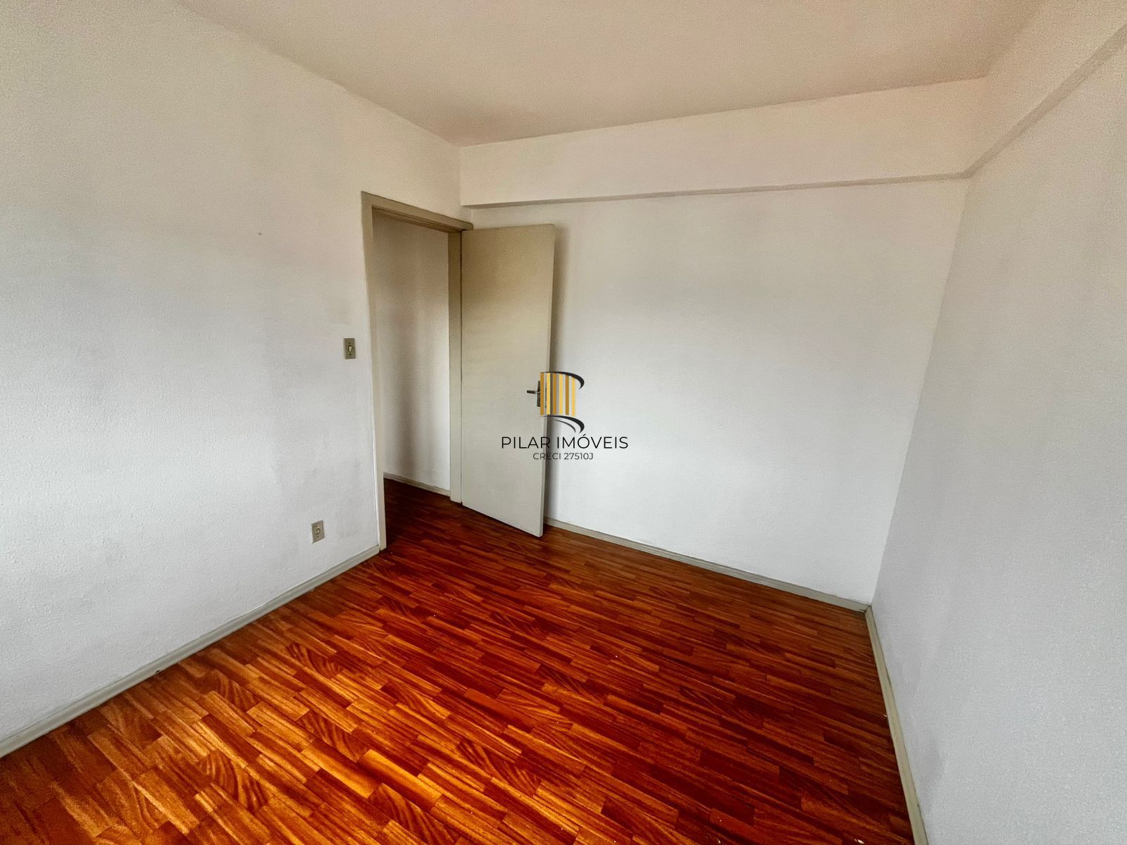 Apto de 01 dorm, 5º andar, elevador, vista, bairro Passo da Areia com 40,24 m²
