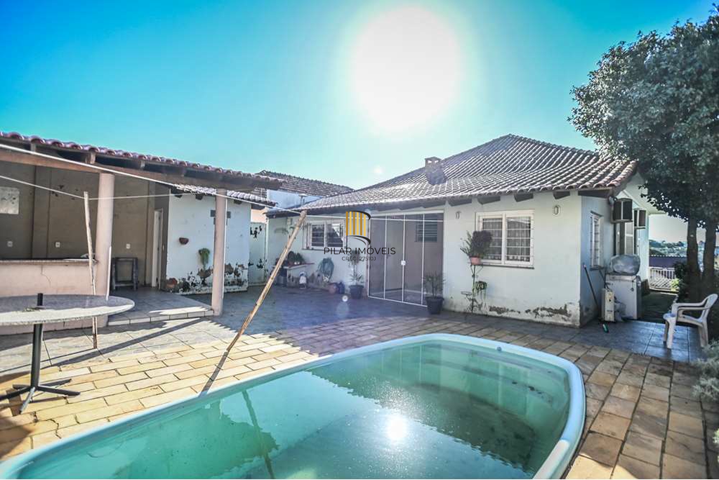 Casa 3 dormitórios no bairro Santa Tereza