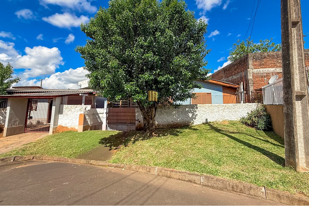 Casa 4 dormitórios no bairro Capão da Cruz