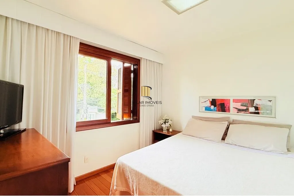 Casa 4 dormitórios no bairro Teresópolis