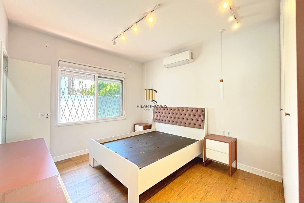 Casa 4 dormitórios no bairro Teresópolis
