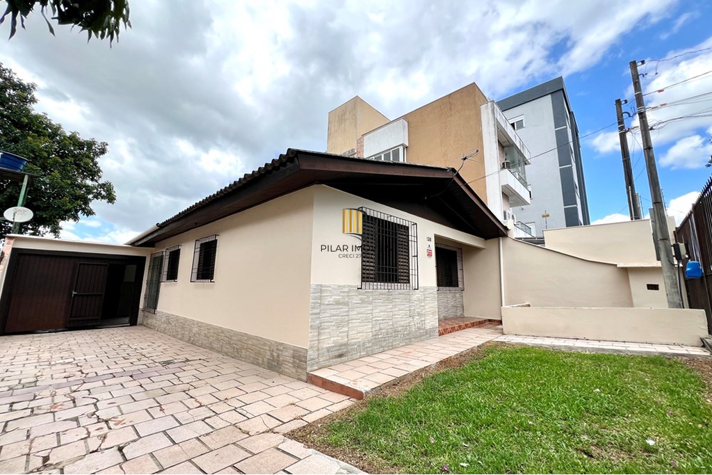 Casa 3 dormitórios no bairro Vila Vista Alegre - Pilar Imóveis