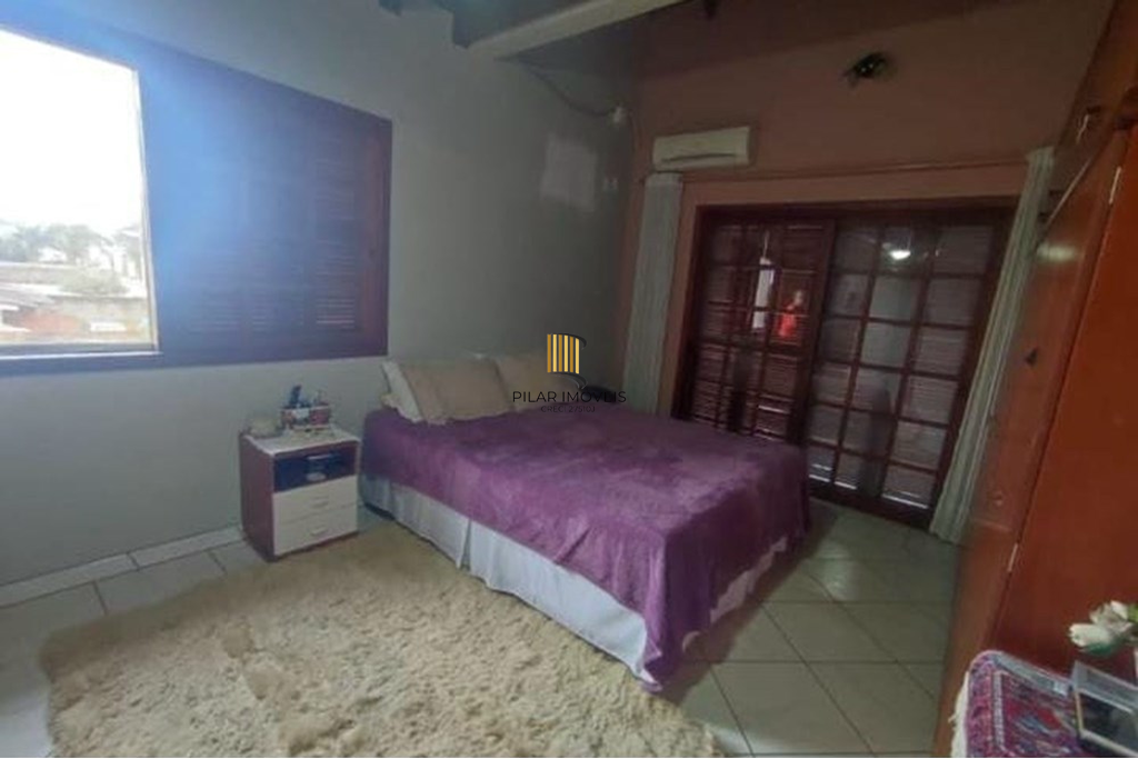 Casa 3 dormitórios no bairro Hípica