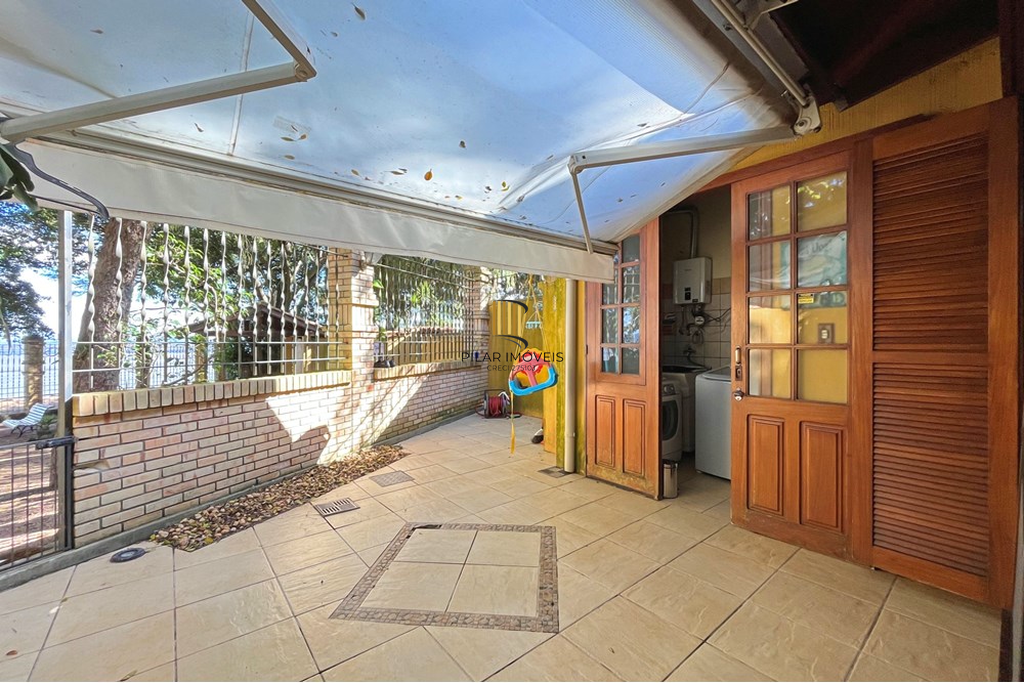 Casa de Condomínio 3 dormitórios no bairro Pedra Redonda