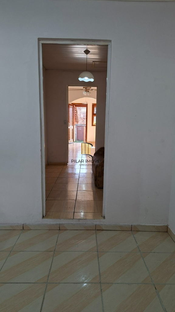 Casa 2 dormitórios no bairro Costa e Silva