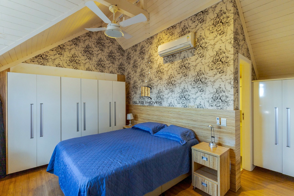 Casa de Condomínio 3 dormitórios no bairro Jardim Carvalho