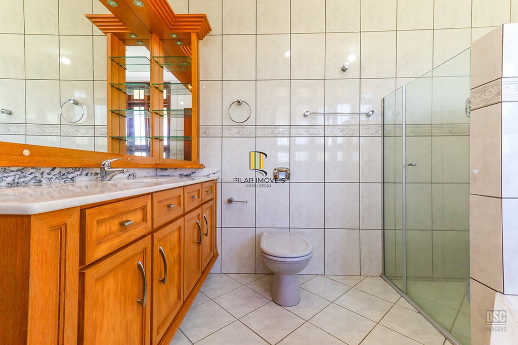 Casa 4 dormitórios no bairro Ipanema