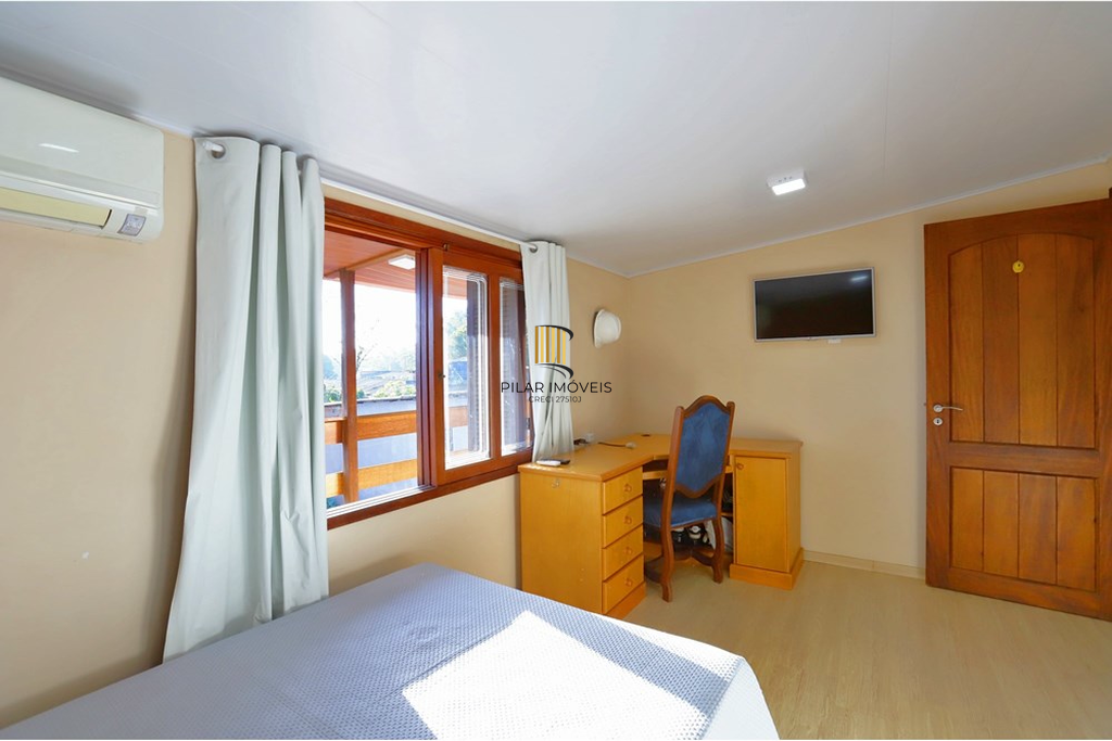 Casa 3 dormitórios no bairro Viamópolis