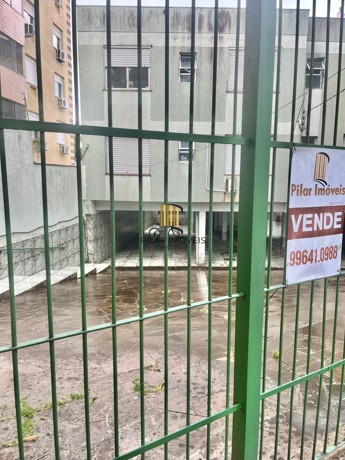 Apto 01 dorm com vaga no Cristo Redentor, 43 m2, 01 lance de escada