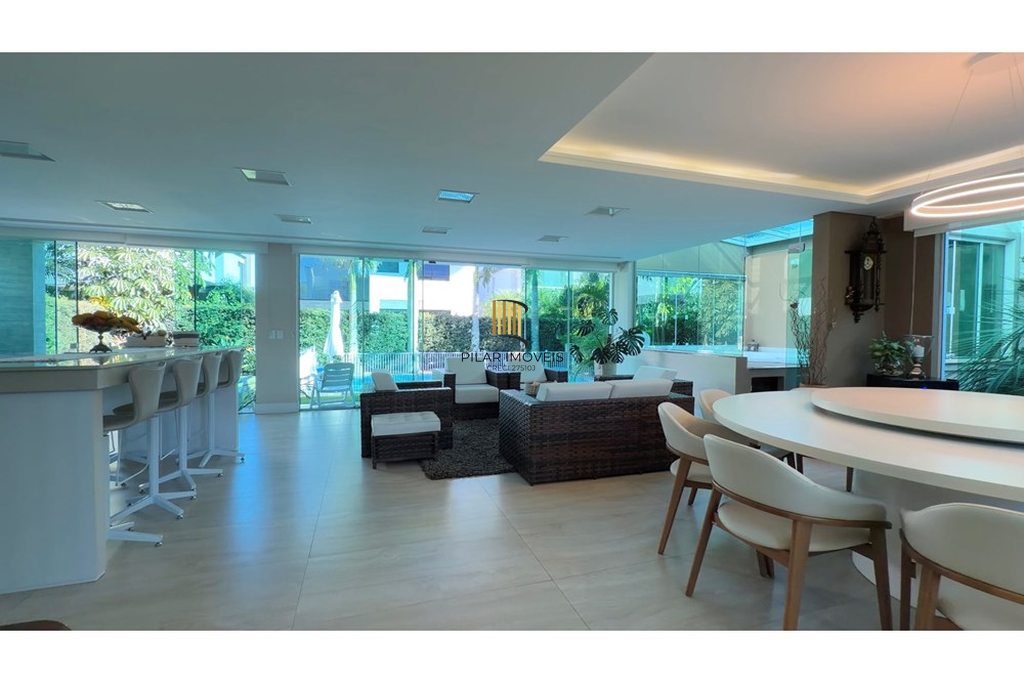 Casa de Condomínio 4 dormitórios no bairro Morada do Sol