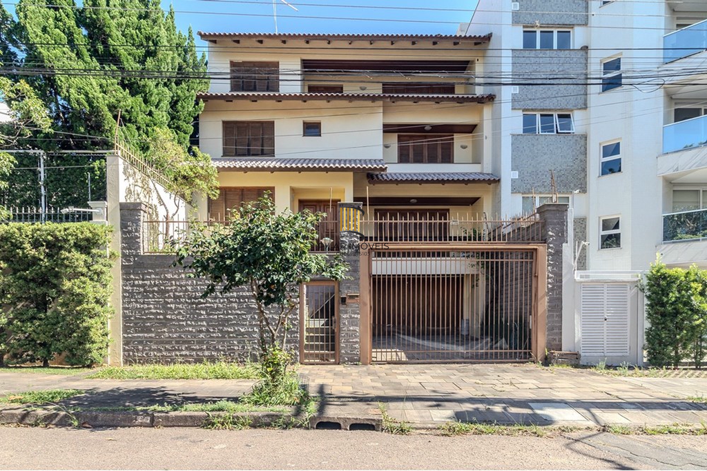 Casa 3 dormitórios no bairro Chácara das Pedras