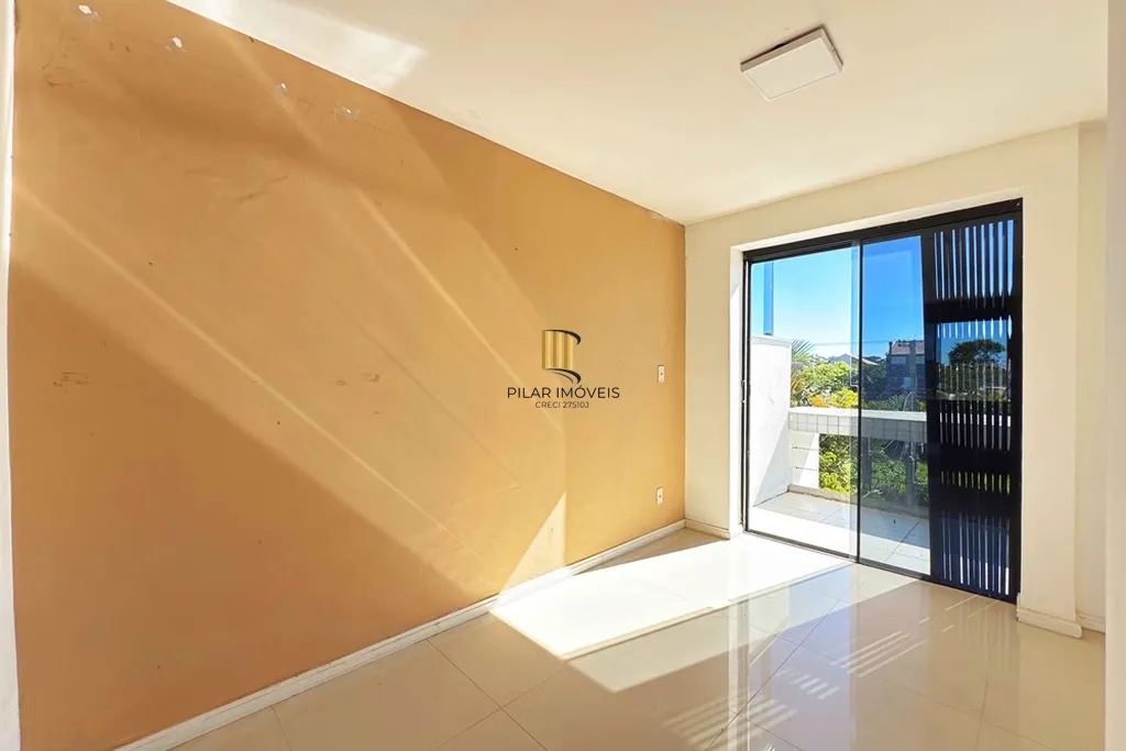 Casa 3 dormitórios no bairro Guarujá