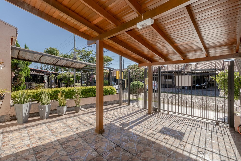 Casa 2 dormitórios no bairro Hípica