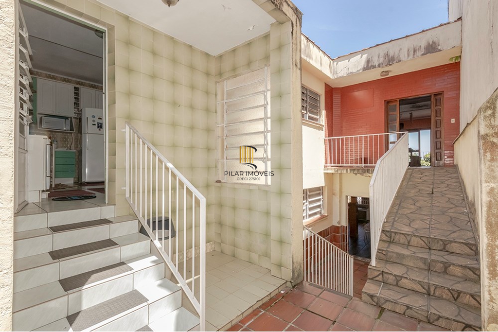 Casa 3 dormitórios no bairro Menino Deus