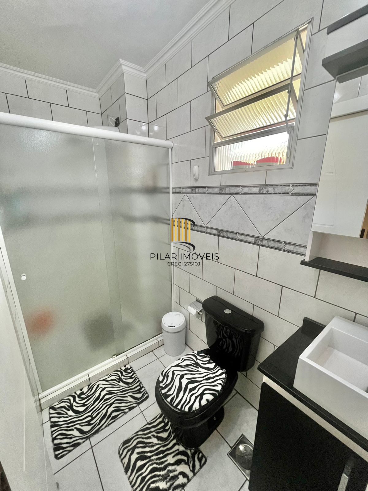03 dorm, transformados em 02, Passo da Areia, 58 m², reformado, semi mobiliado