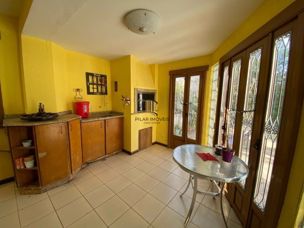 Casa 4 dormitórios no bairro Tristeza