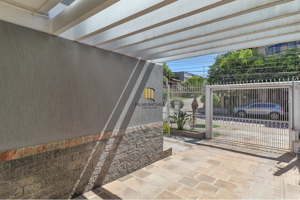 Casa 5 dormitórios no bairro Jardim Lindóia