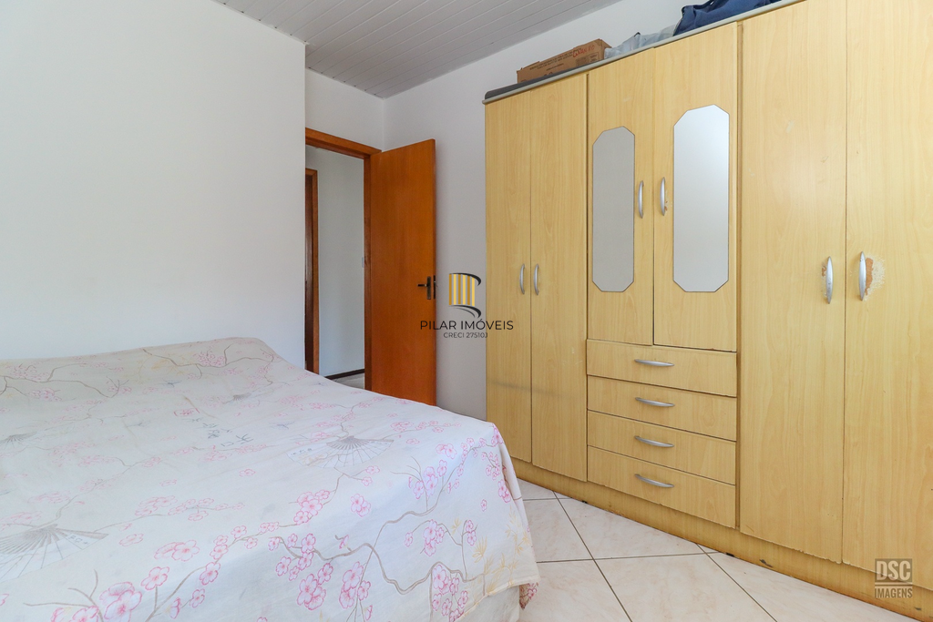 Casa 2 dormitórios no bairro Hípica